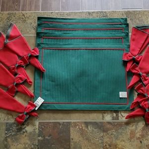 Holiday place settings